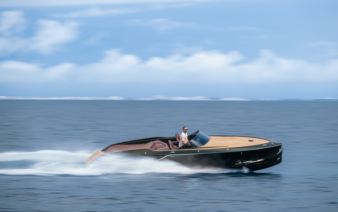 Катер Frauscher Frauscher x Porsche 850 Fantom фото 2.15