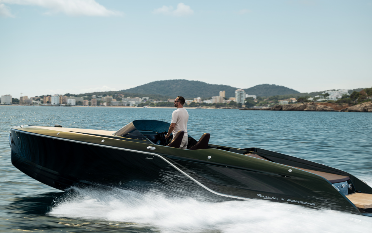 Катер Frauscher Frauscher x Porsche 850 Fantom фото 2.6