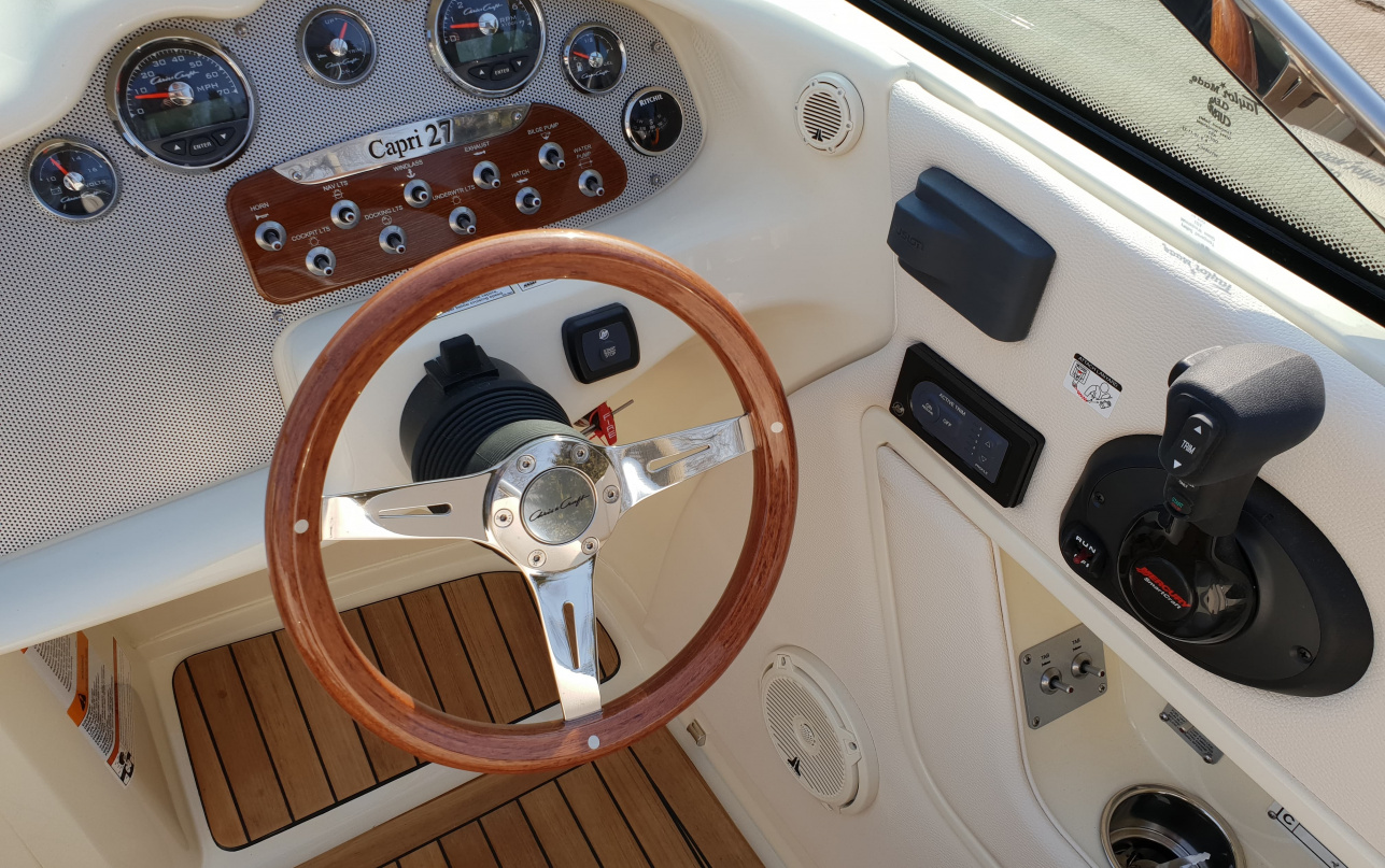 Катер Chris-Craft Capri 27 фото 2.4