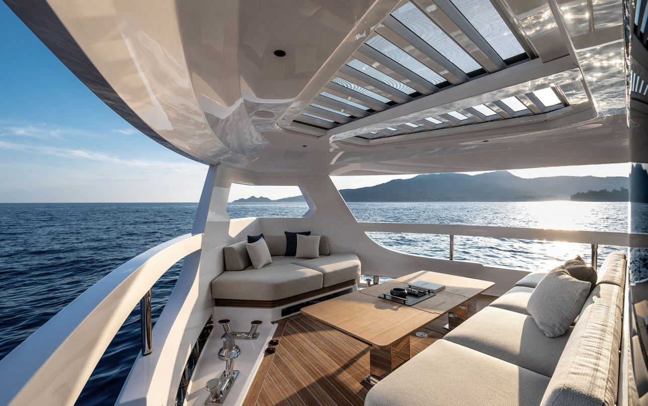 Яхта Ferretti Yachts INFYNITO 80 New фото 1.8