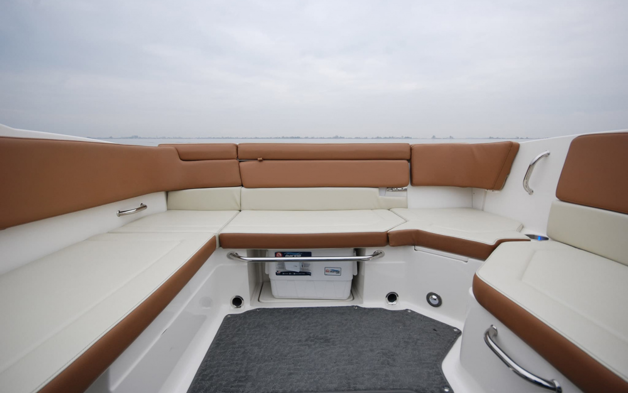Катер Sea Ray 230 SunSport / 5 фото 1.4