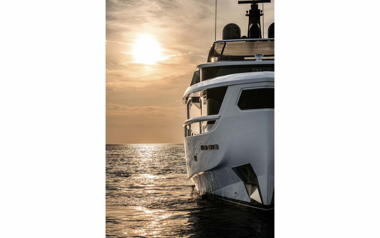 Яхта Ferretti Yachts INFYNITO 80 New фото 1.15