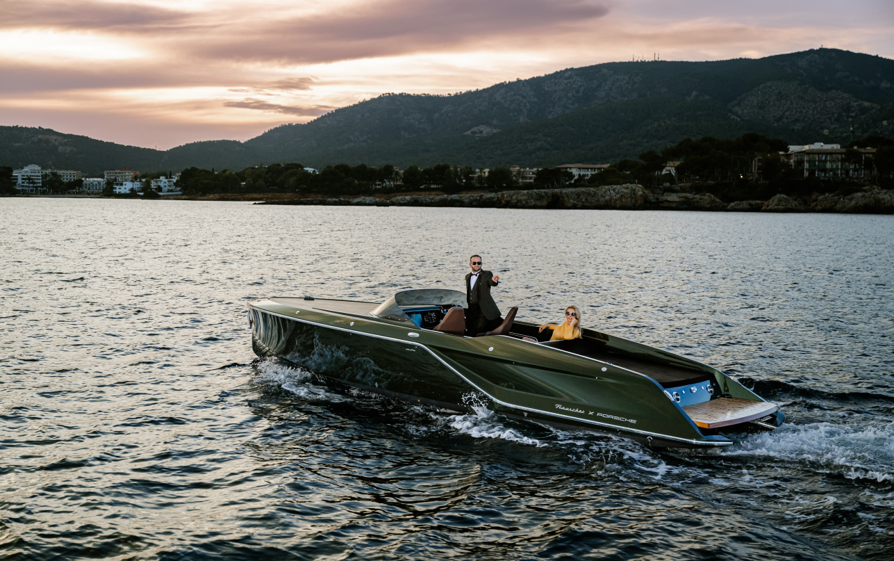 Катер Frauscher Frauscher x Porsche 850 Fantom фото 2.34