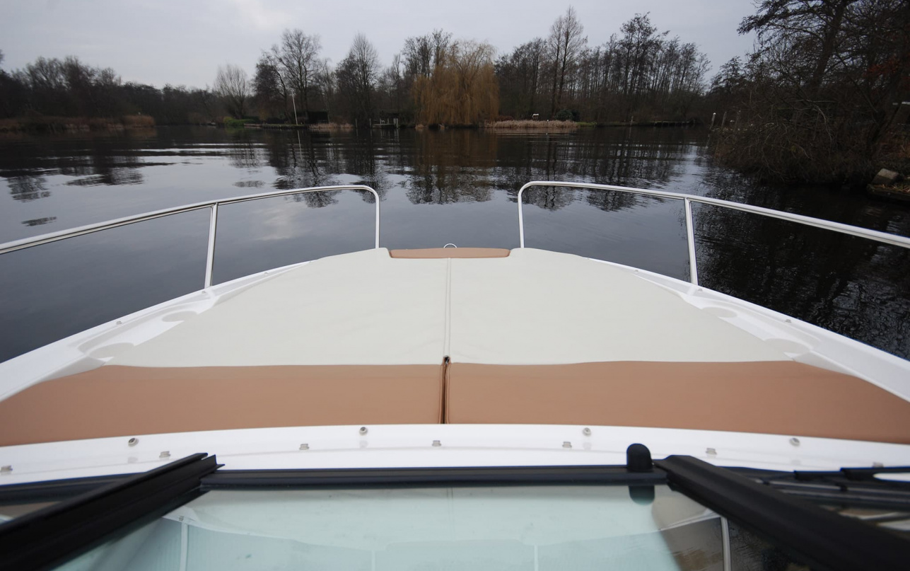 Катер Sea Ray 230 SunSport / 5 фото 1.3