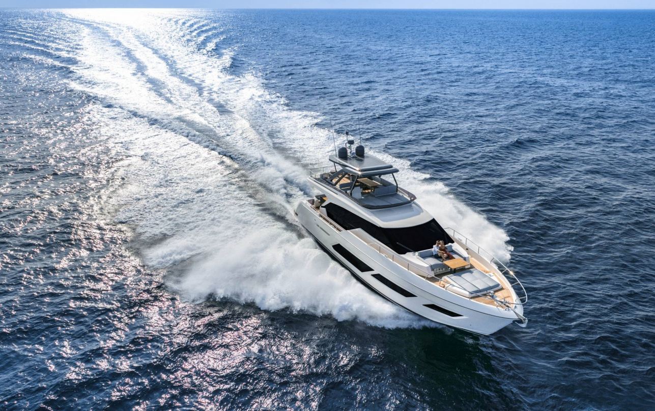 Яхта Ferretti Yachts 720 фото 1.3