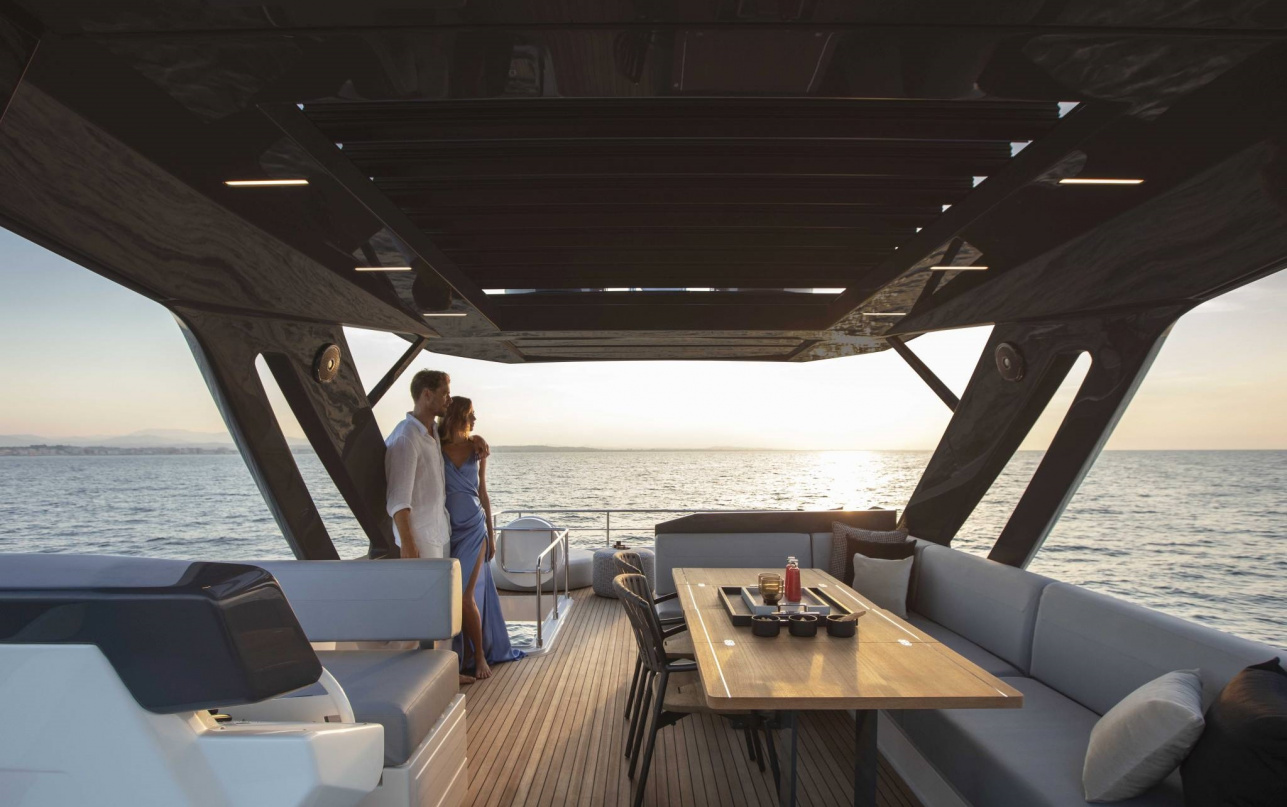 Яхта Ferretti Yachts 720 фото 1.15