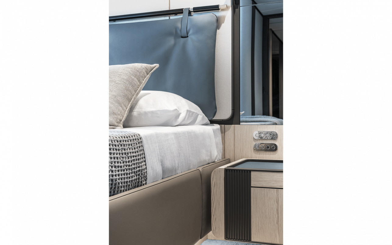 Яхта Ferretti Yachts INFYNITO 80 New фото 2.2