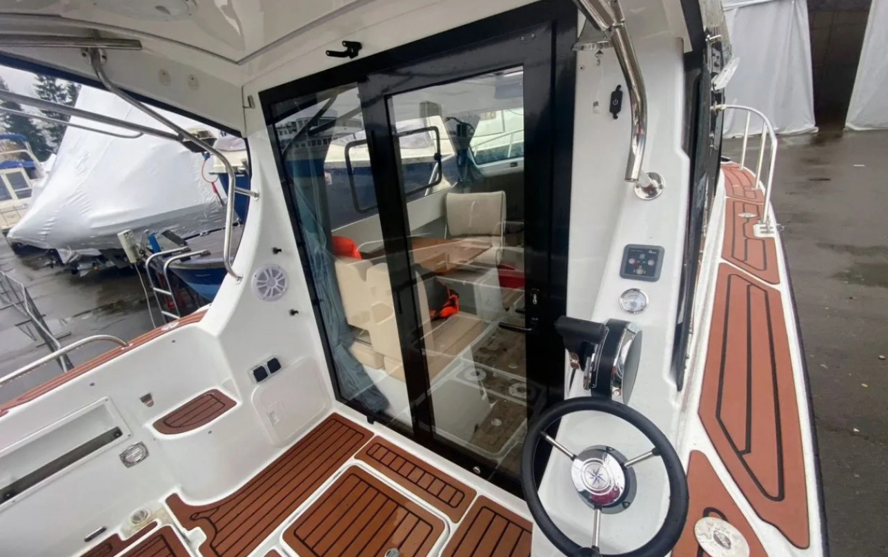 Катер Velvette 23 Active Sedan фото 1.7