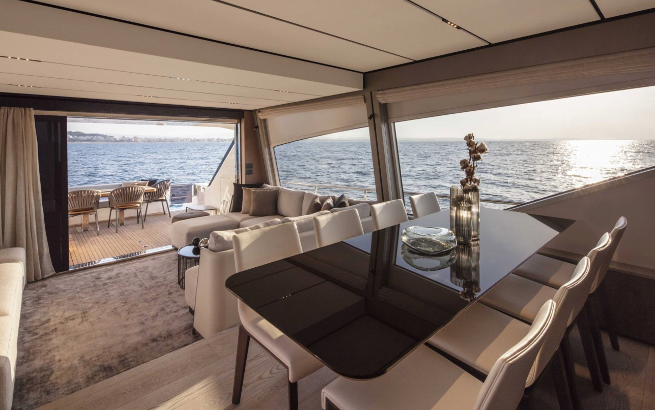 Яхта Ferretti Yachts 720 фото 2.16