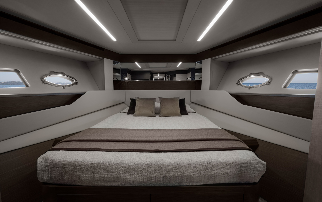 Яхта Pershing 8x фото 2.13
