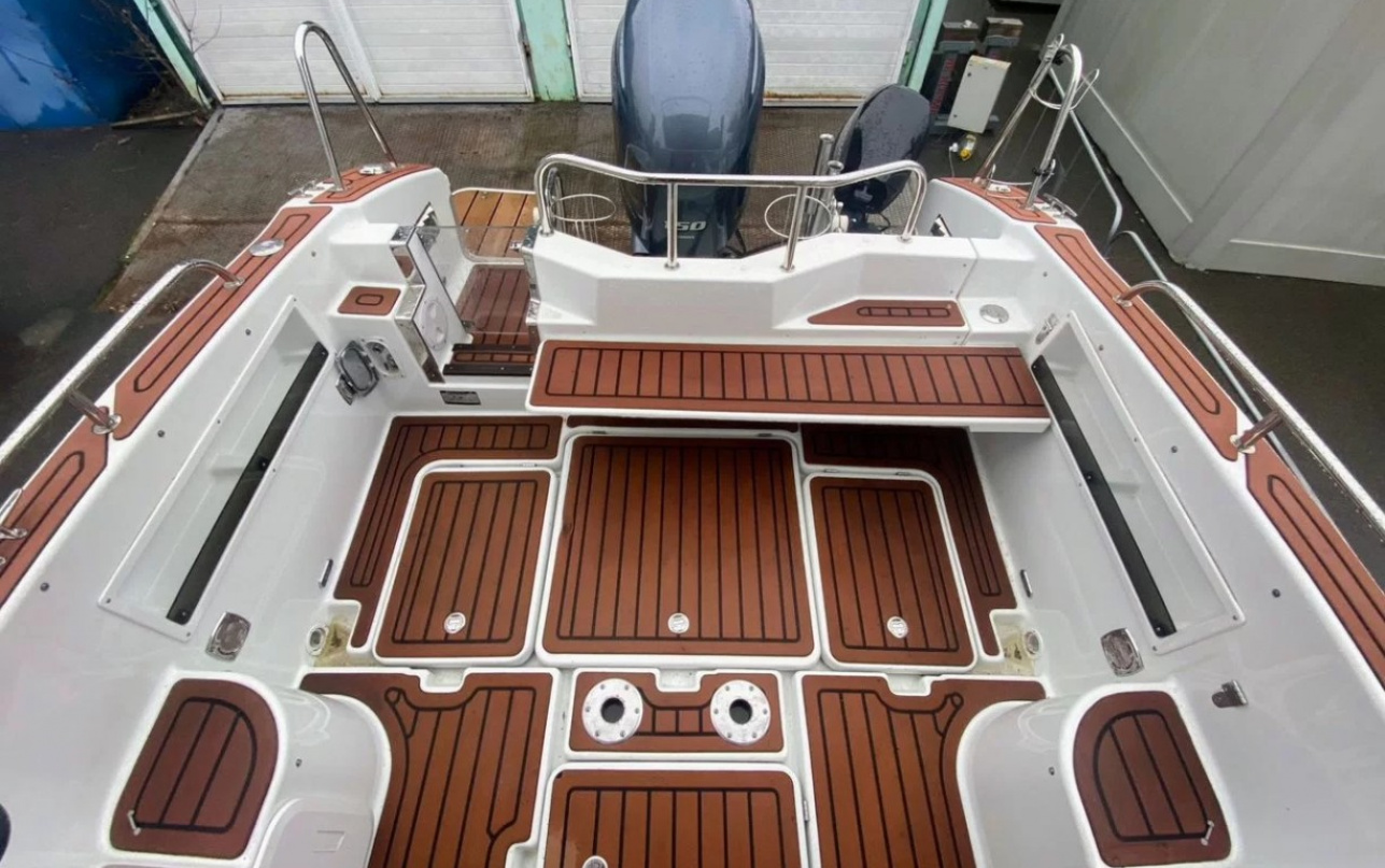 Катер Velvette 23 Active Sedan фото 1.8