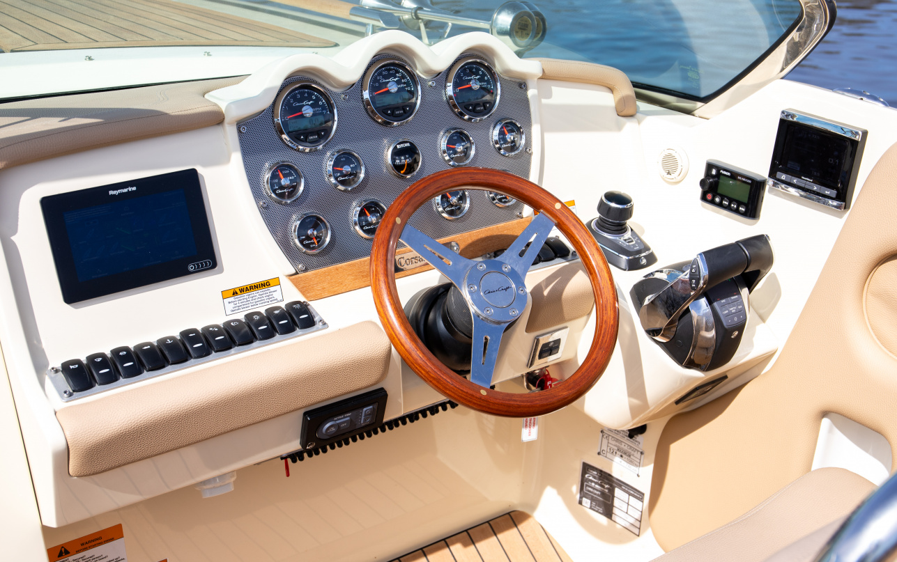 Катер Chris-Craft Corsair 34 фото 1.21