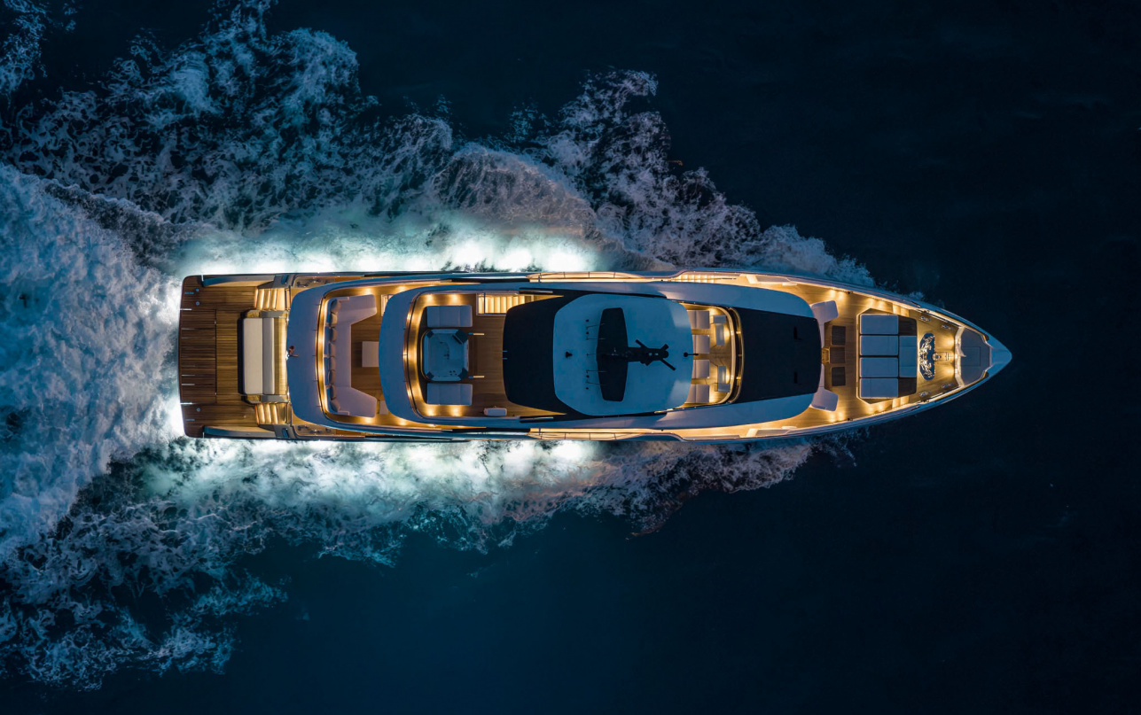 Яхта Custom Line Navetta 38 фото 1.17