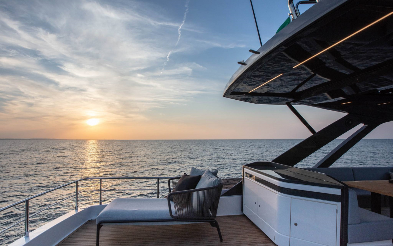 Яхта Ferretti Yachts 720 фото 1.19