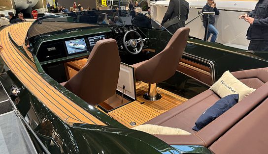 Frauscher x Porsche 850 Fantom 