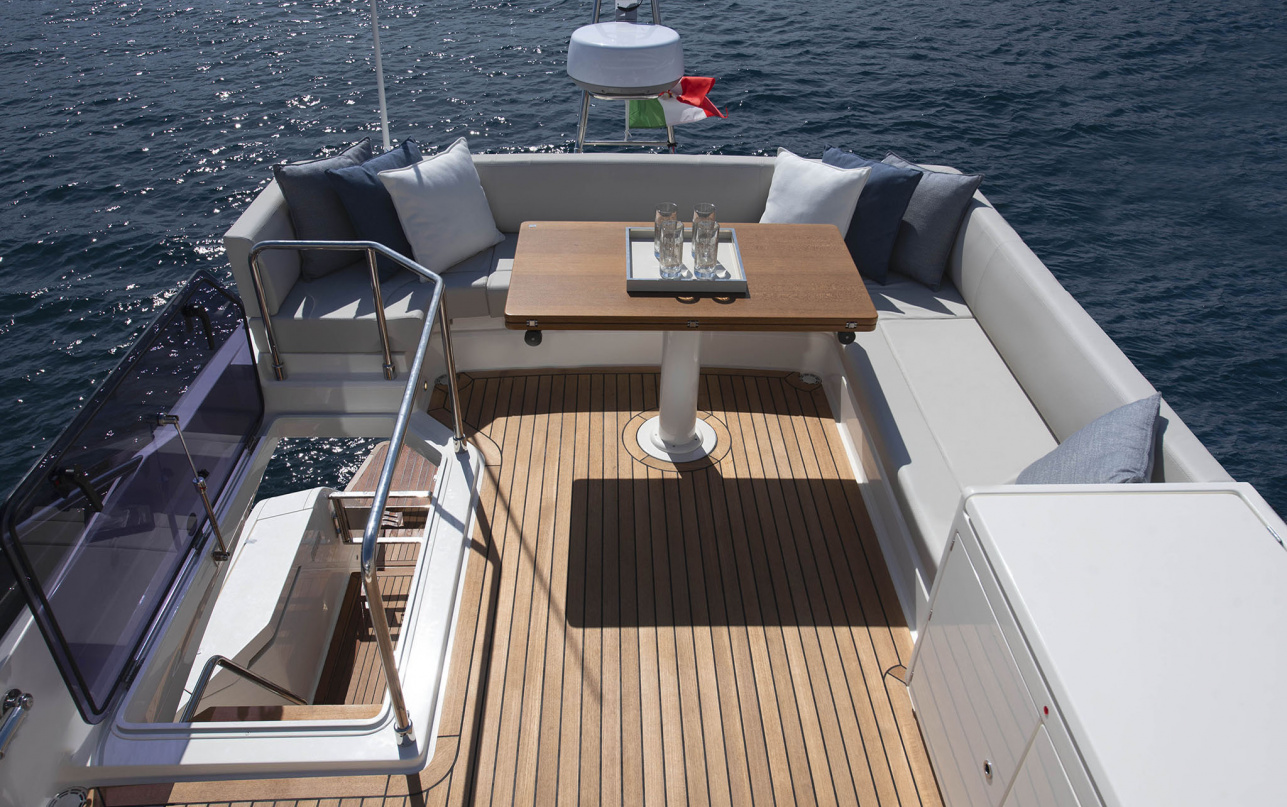 Яхта Ferretti Yachts 500 фото 1.6