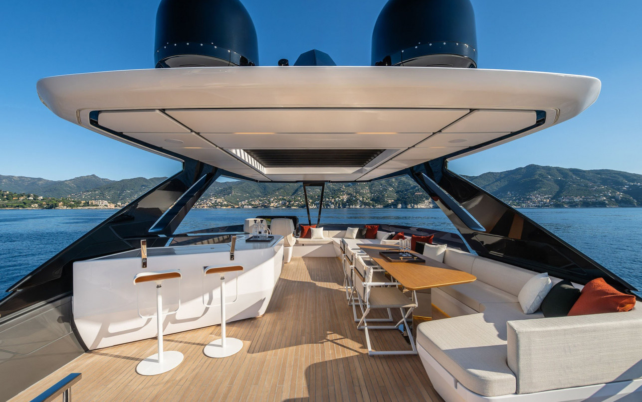 Яхта Ferretti Yachts 800 фото 2.2