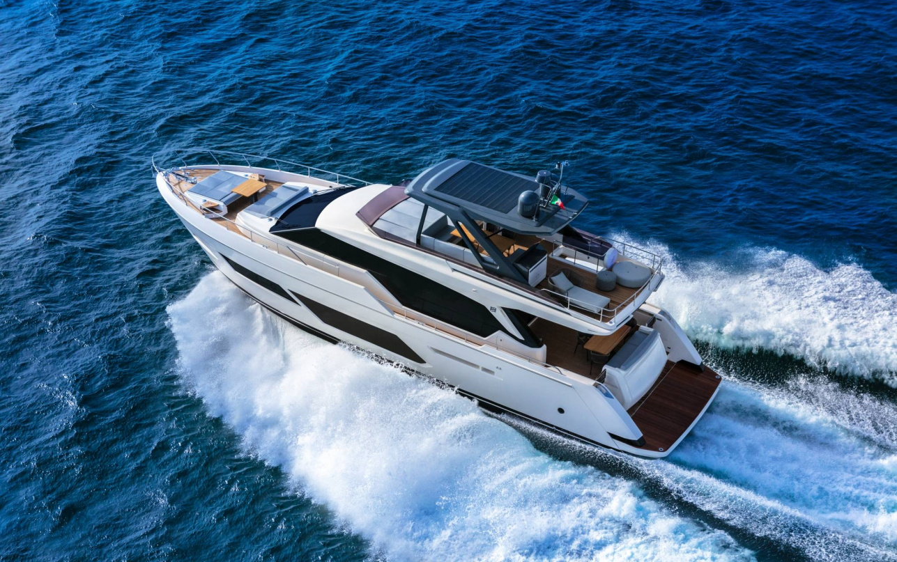 Ferretti яхта Riva 73