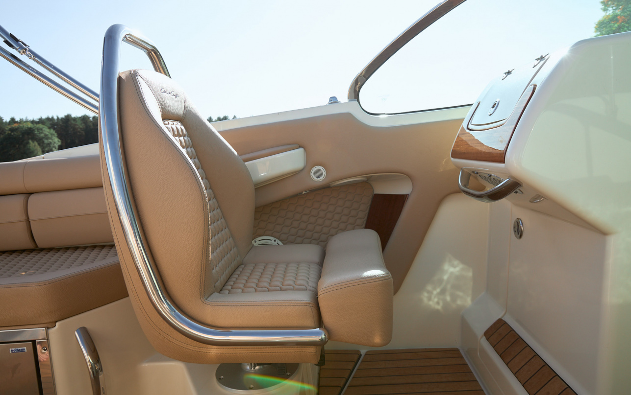 Катер Chris-Craft Launch 28 GT фото 2.11