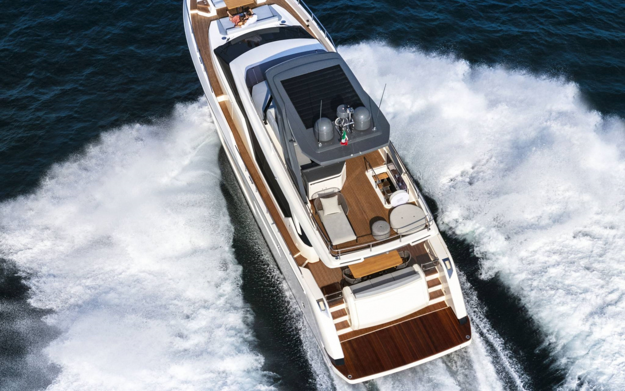 Яхта Ferretti Yachts 720 фото 1.22