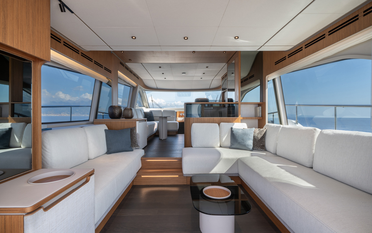 Яхта Ferretti Yachts 670 фото 2.7