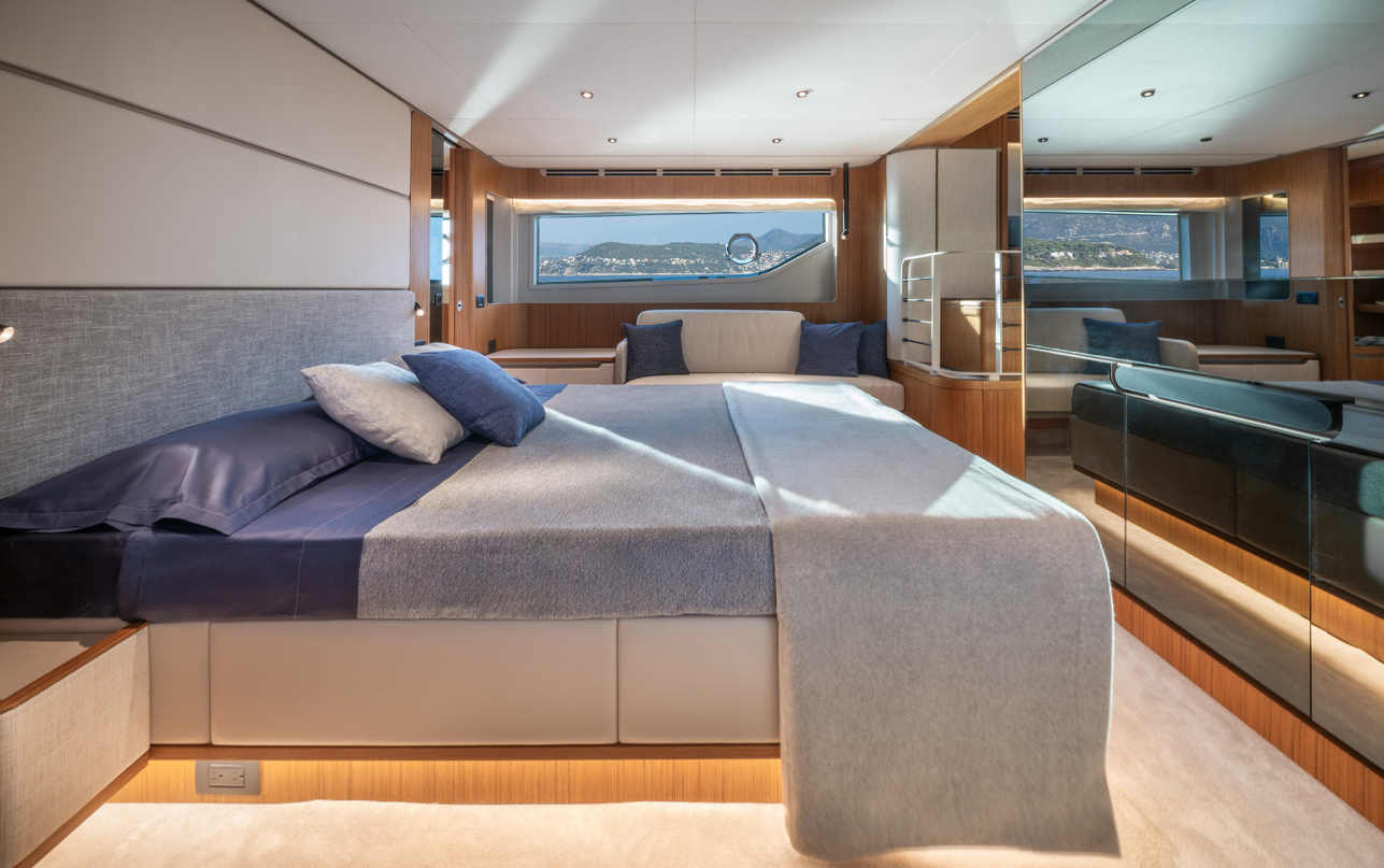 Яхта Ferretti Yachts 670 фото 2.2