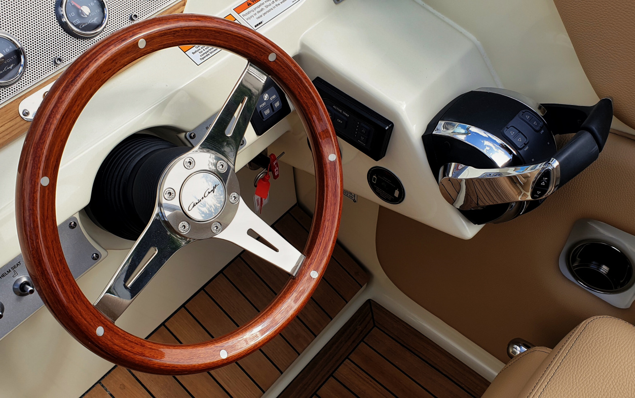 Катер Chris-Craft Corsair 30 фото 2.3
