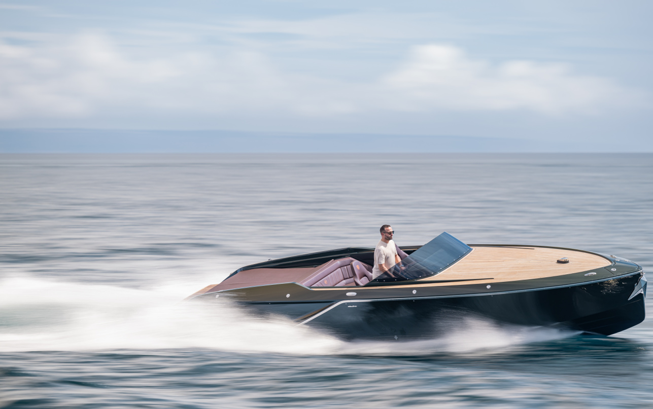 Катер Frauscher Frauscher x Porsche 850 Fantom фото 2.17
