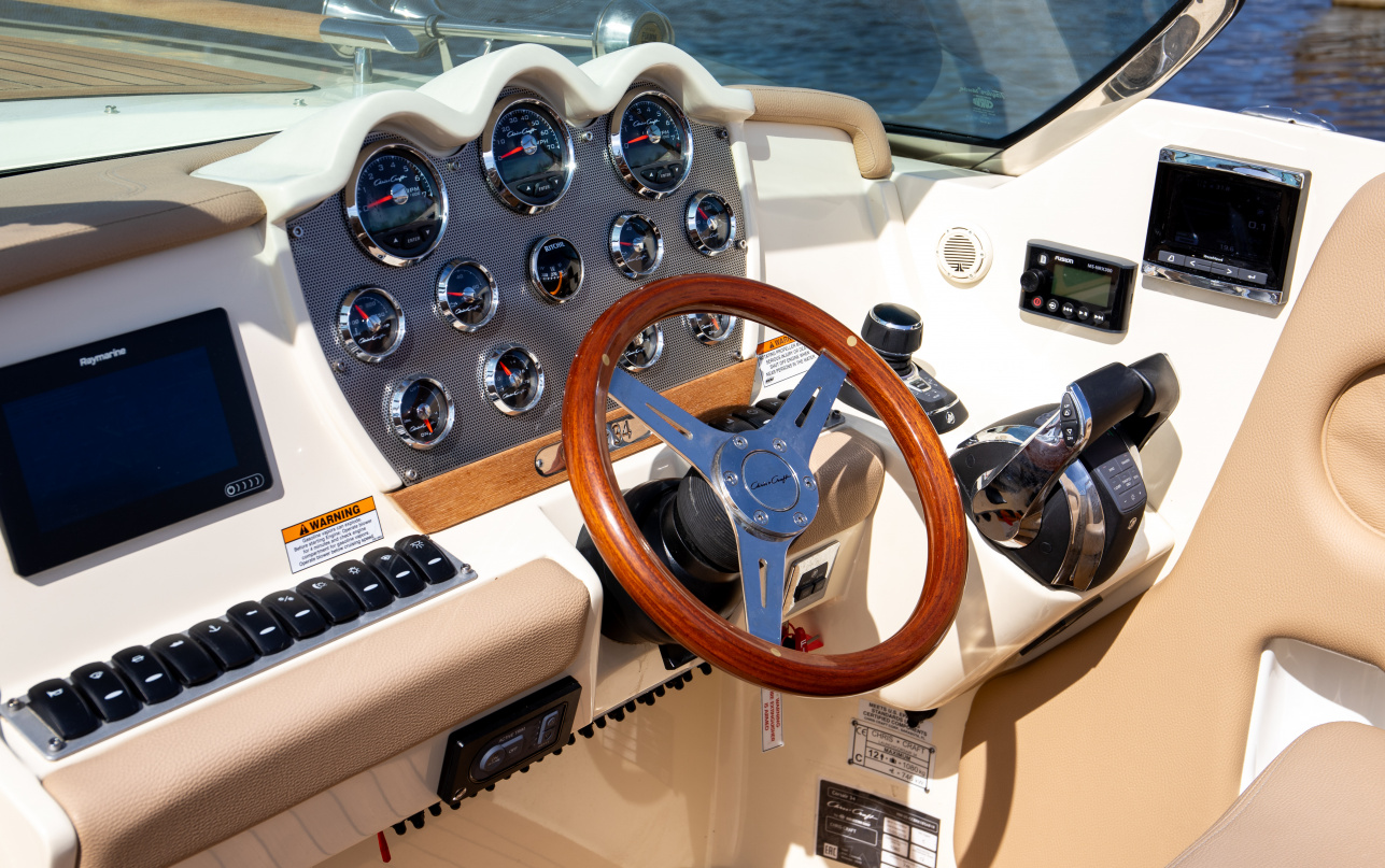 Катер Chris-Craft Corsair 34 фото 1.35