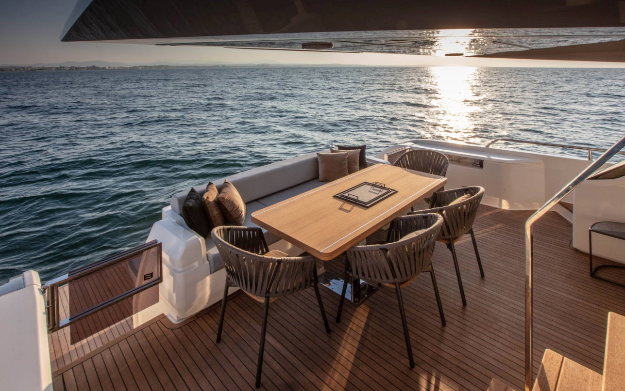 Яхта Ferretti Yachts 720 фото 2.3