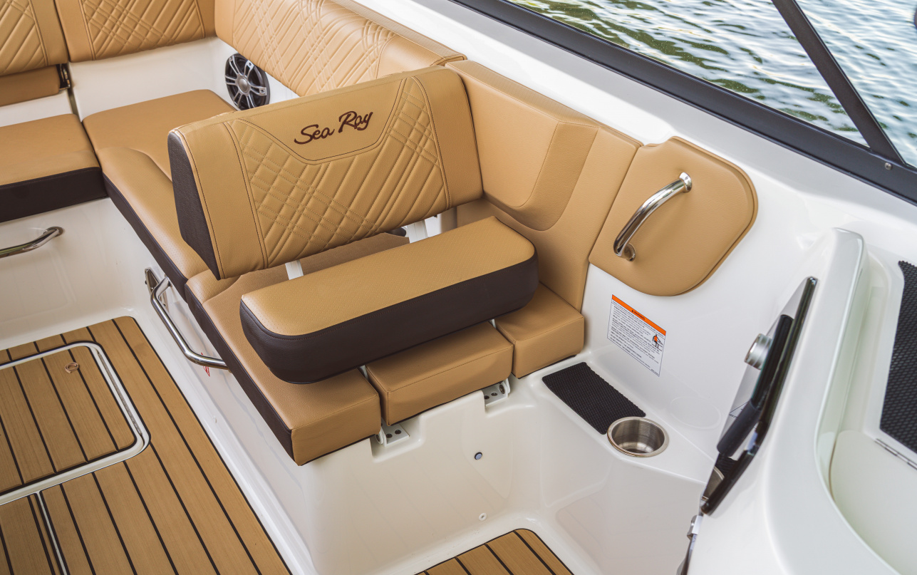 Катер Sea Ray  230 SDX фото 1.8
