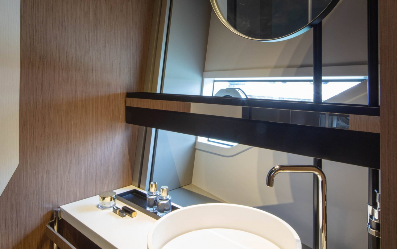 Яхта Ferretti Yachts 720 фото 2.7