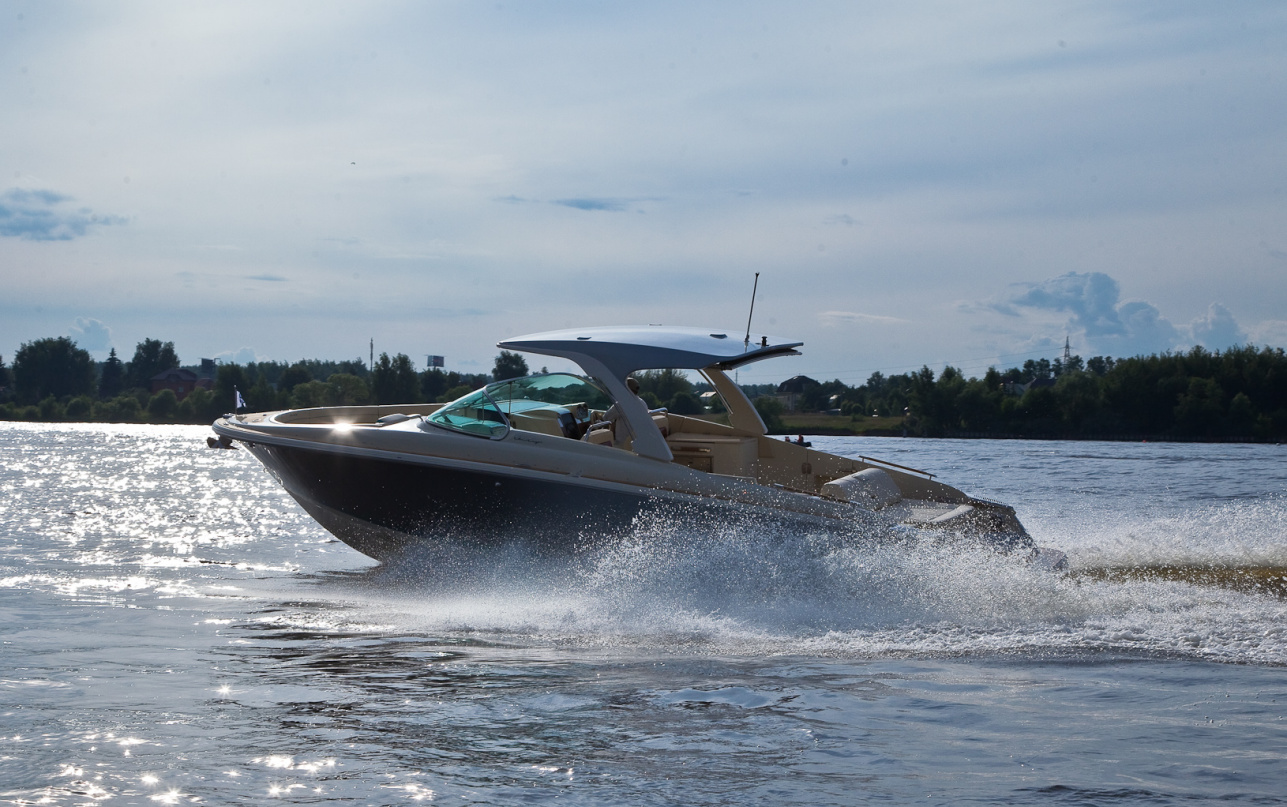 Катер Chris-Craft Launch 35 GT SURF фото 2.5