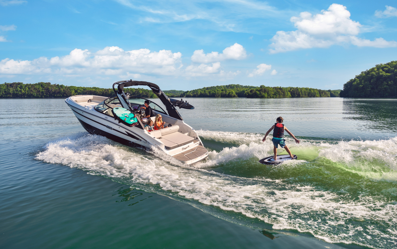 Катер Sea Ray  230 SDX SURF фото 1.4