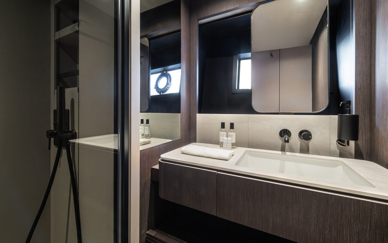 Яхта Ferretti Yachts 800 фото 2.33