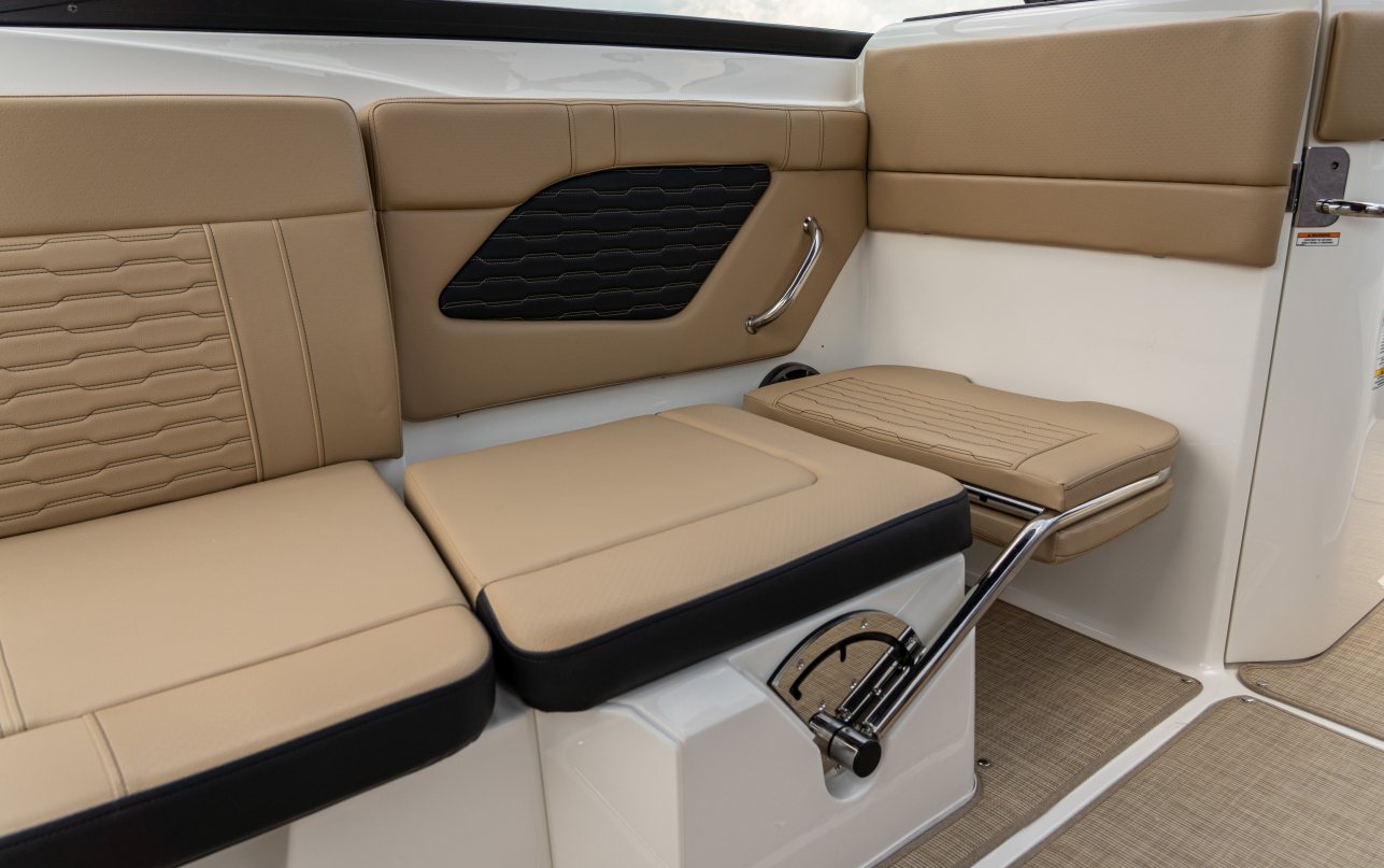 Катер Sea Ray 230 SPX/2525311 фото 1.7