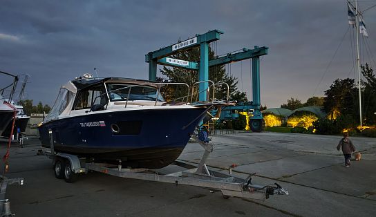 Катер Velvette 23 Active Sedan