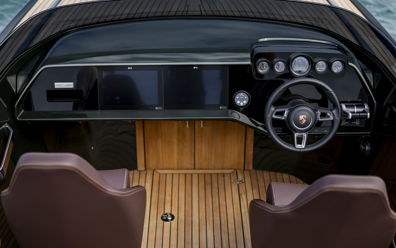 Катер Frauscher Frauscher x Porsche 850 Fantom фото 2.27