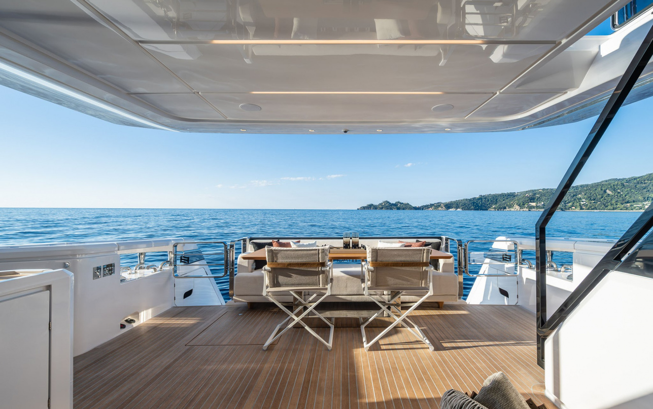 Яхта Ferretti Yachts 800 фото 2.7