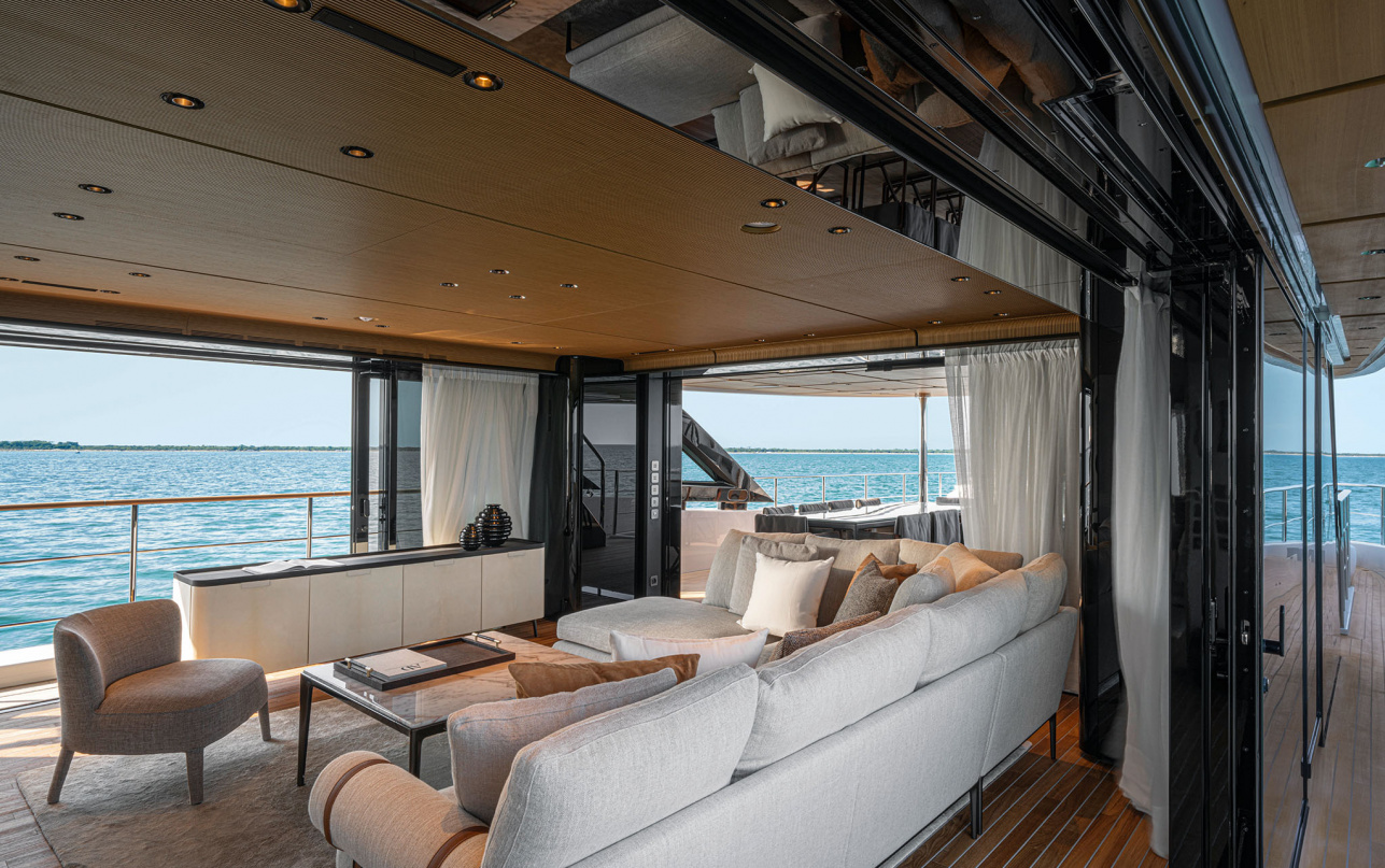 Яхта Custom Line Navetta 38 фото 2.22