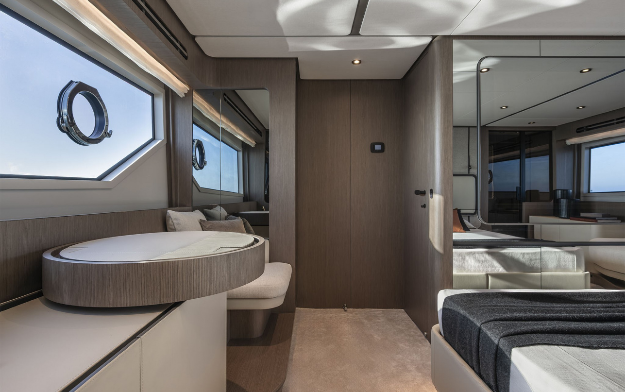 Яхта Ferretti Yachts 720 New фото 2.30