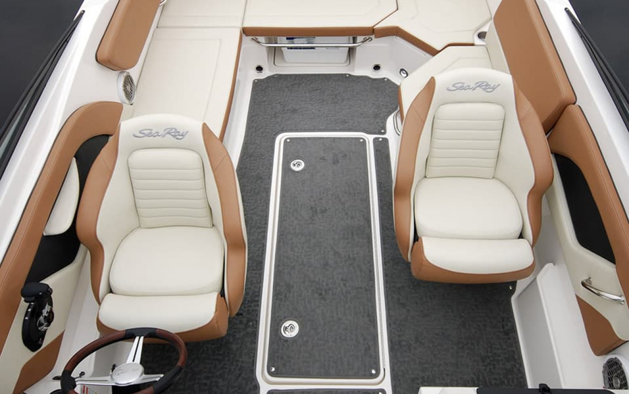 Катер Sea Ray 230 SunSport / 5 фото 1.6