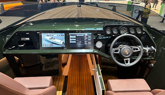 Frauscher x Porsche 850 Fantom 