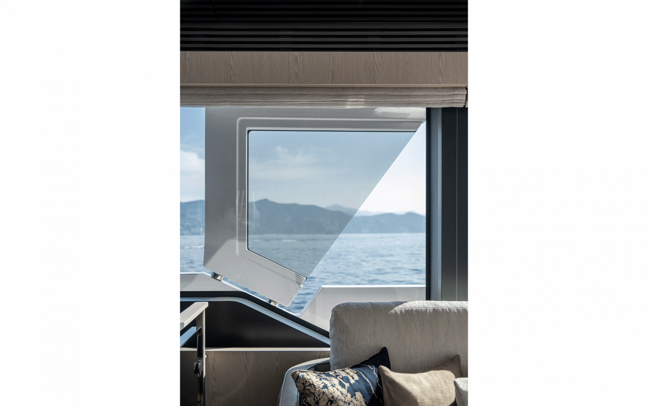 Яхта Ferretti Yachts INFYNITO 80 New фото 2.14