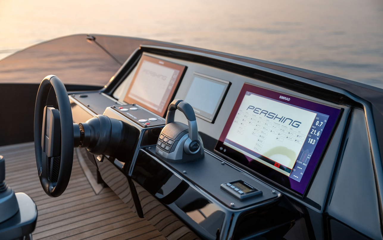 Яхта Pershing GTX80 фото 1.30