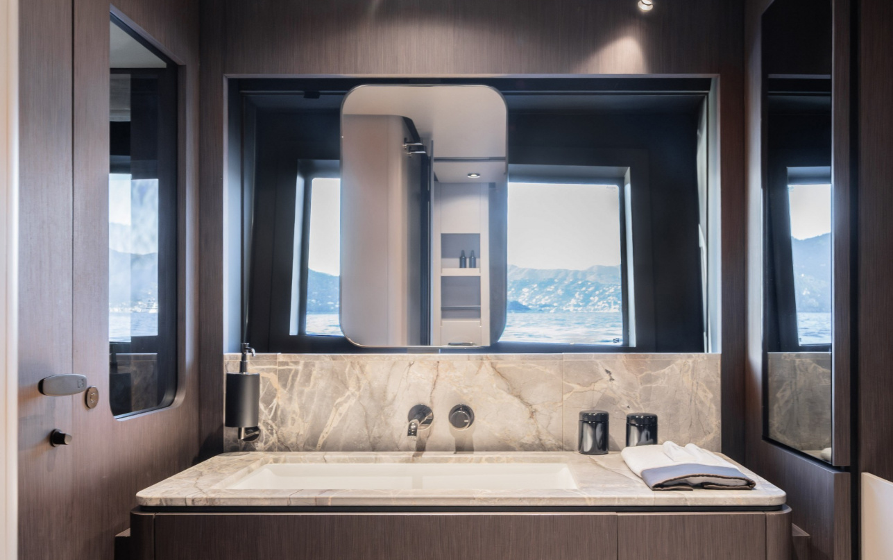 Яхта Ferretti Yachts 800 фото 2.24