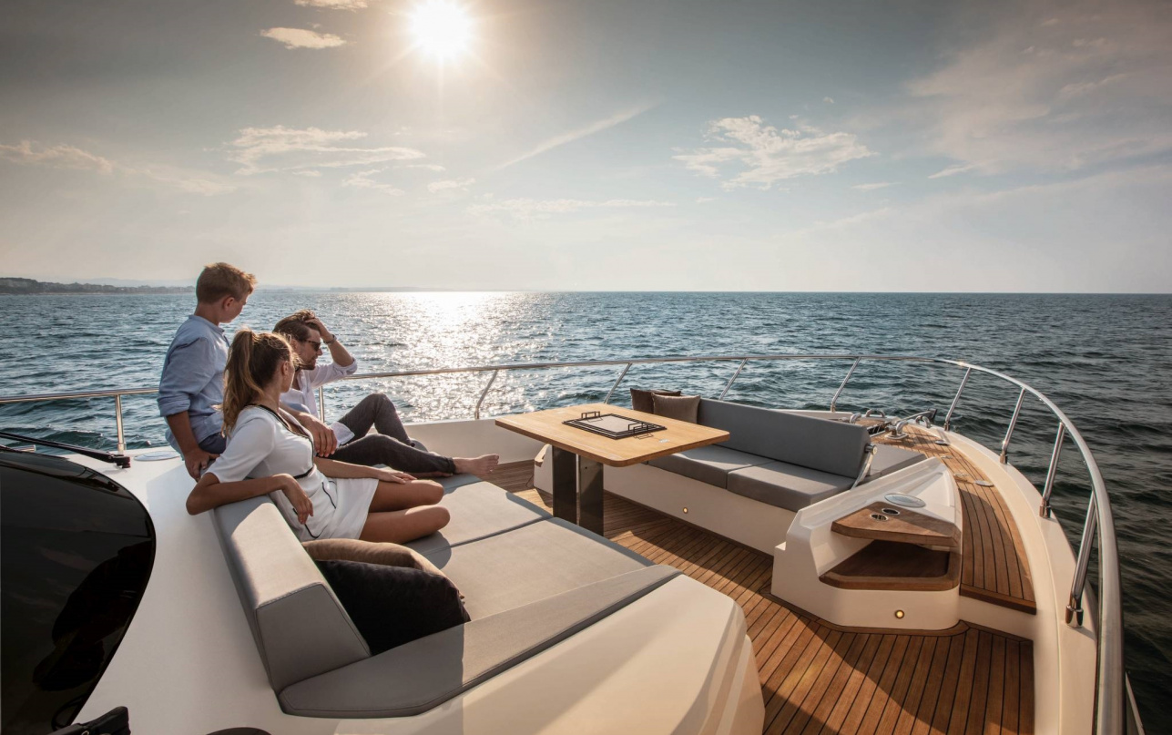 Яхта Ferretti Yachts 720 фото 1.11