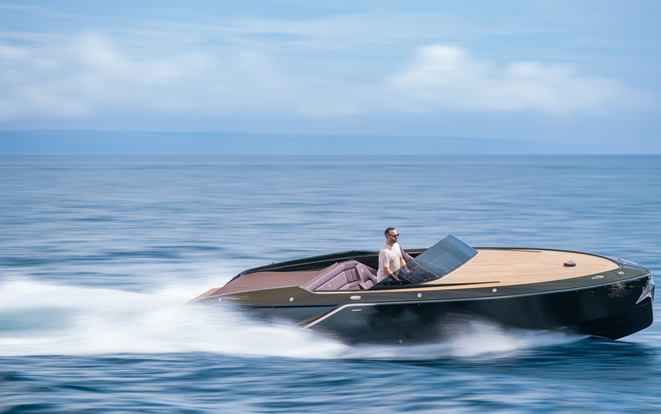 Катер Frauscher Frauscher x Porsche 850 Fantom фото 2.16