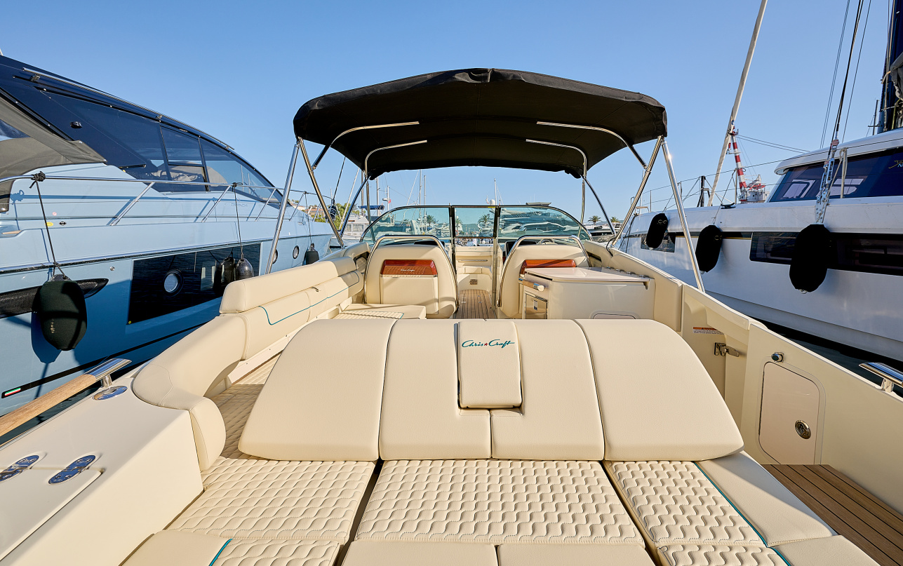 Катер Chris-Craft Launch 31GT фото 2.16