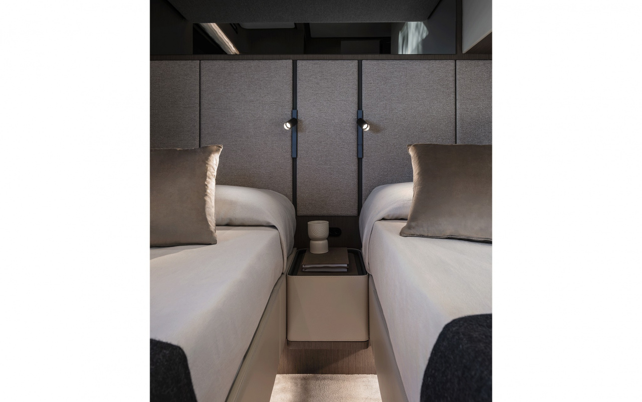 Яхта Ferretti Yachts 720 New фото 2.10